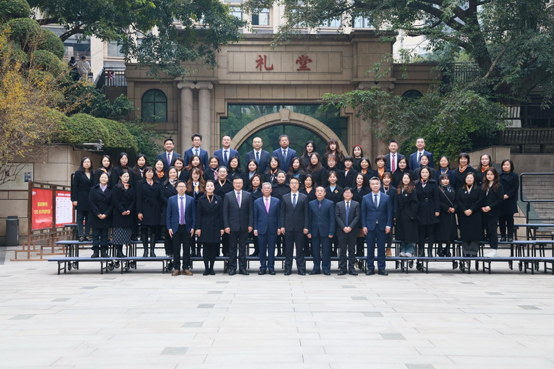 高中大合影.jpg