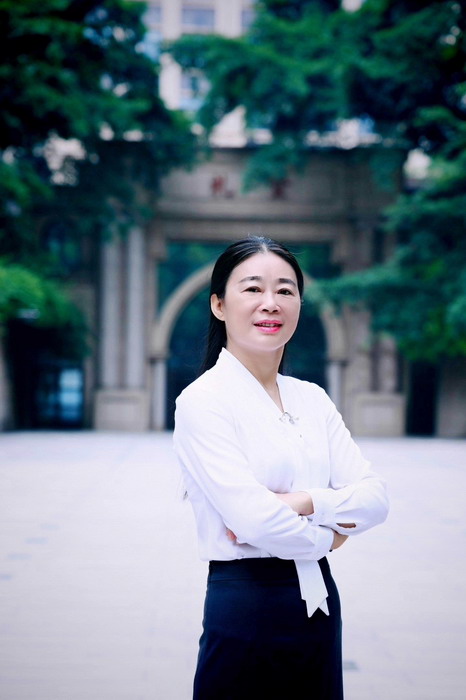 9胡静雪.jpg 9胡静雪.jpg